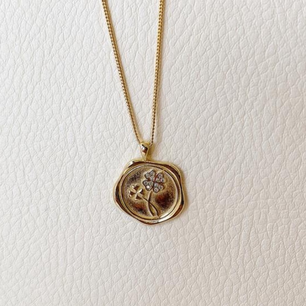 Four Leaf Clover Gold Pendant Necklace
